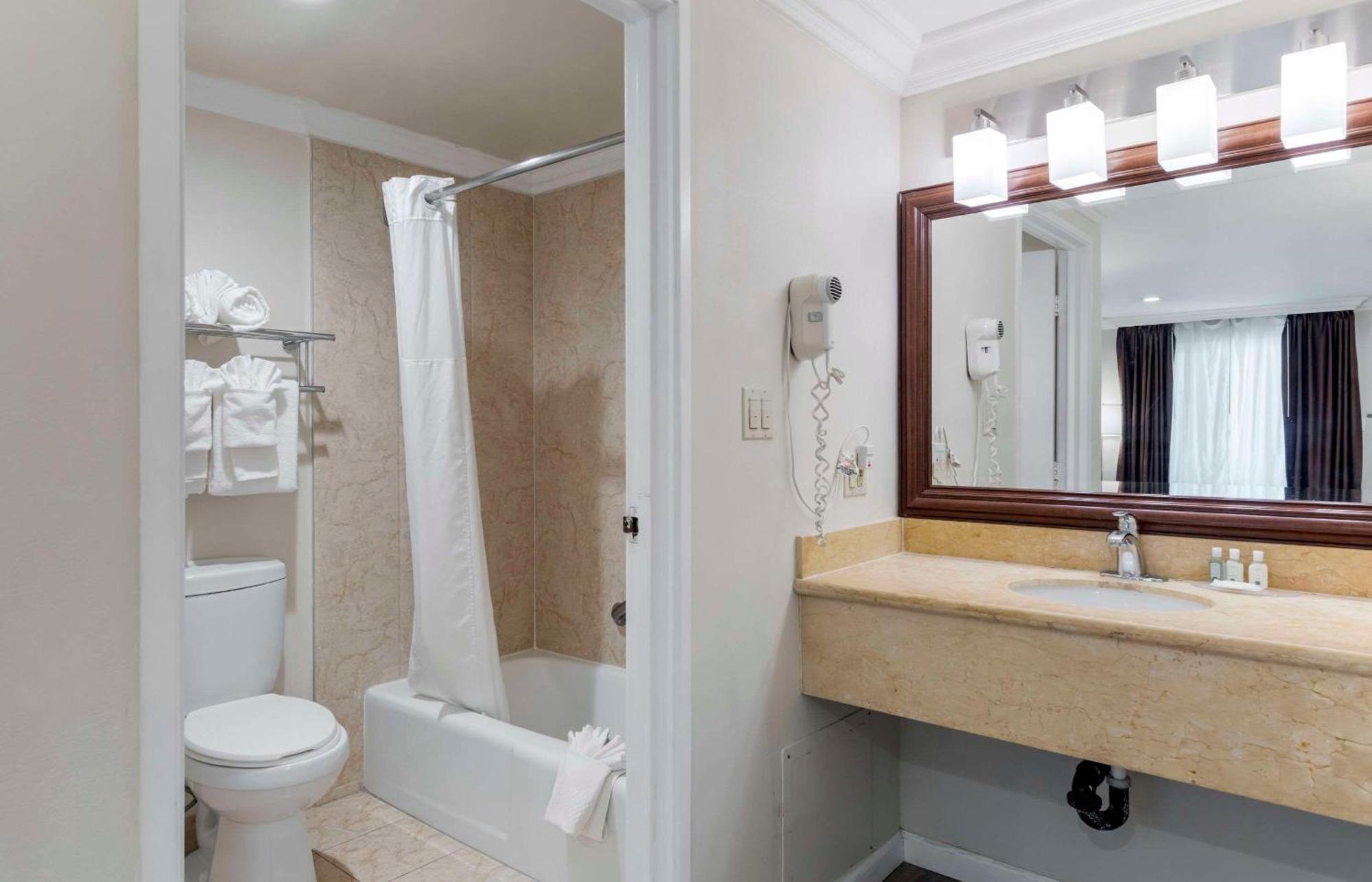Quality Long - Signal Hill Inn 2*